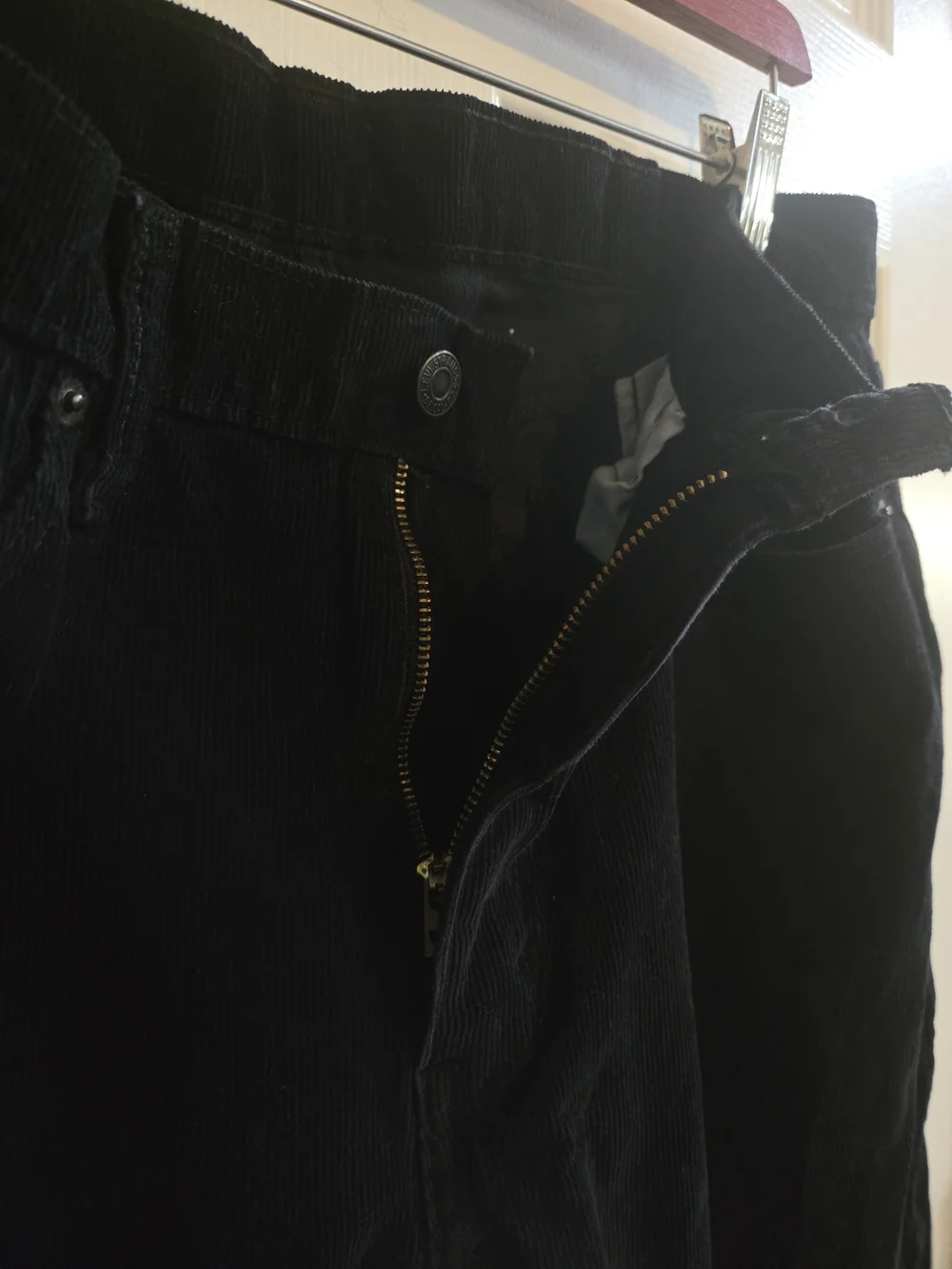 Levi's Men's Black Corduroy Straight Leg Pants- Size 38x32